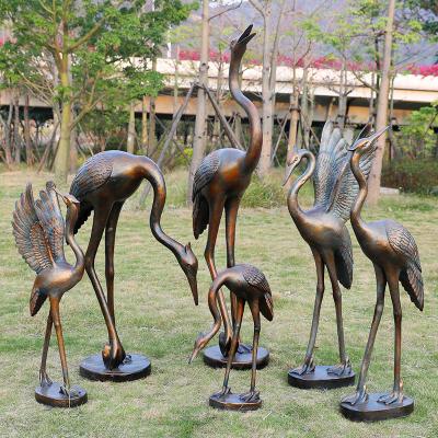 Customized Garden Fiberglass Large Bird Metal Crane Sculpture Brass Crane Statues Life Size Bronze Crane Sculpture